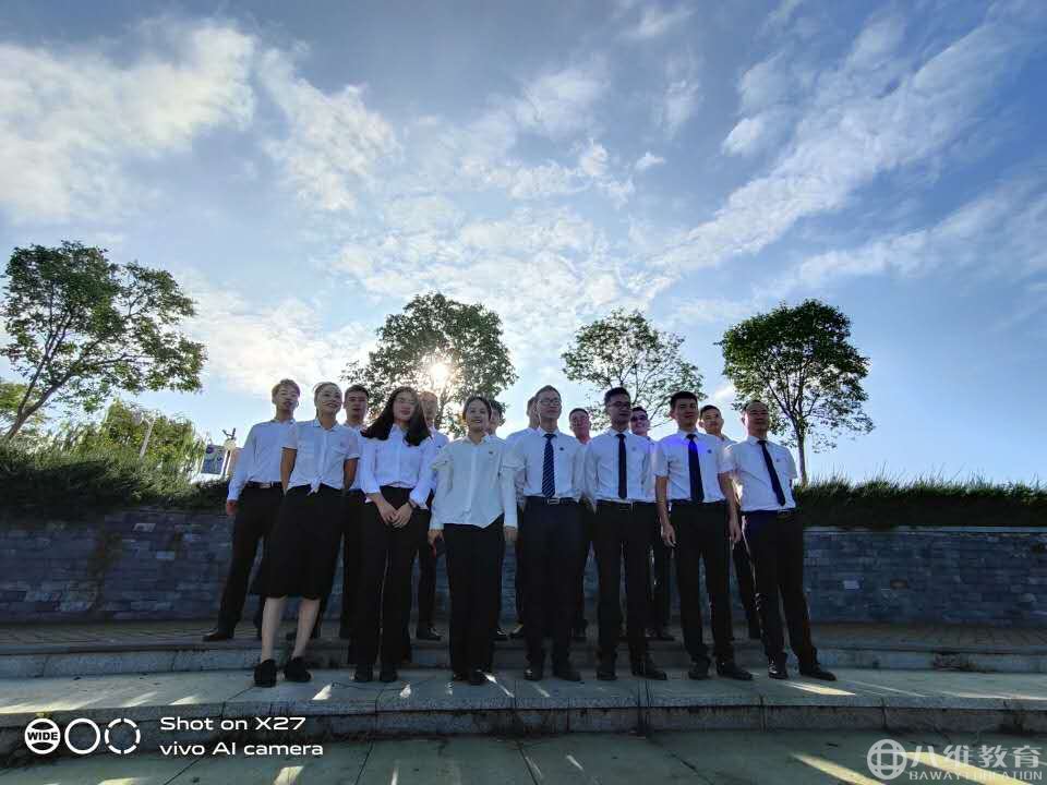 八維教育學(xué)子校園生活