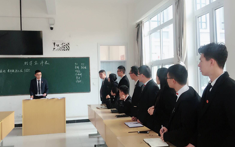 八維教育學(xué)子校園生活